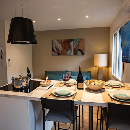Appartement Superbe T2-t3 Rénové, Bord De Mer, Piscine, Parking Privé