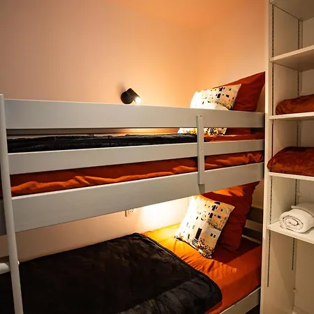 Superbe T2-t3 Rénové, Bord De Mer, Piscine, Parking Privé Appartement *