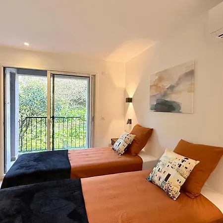 Superbe T2-t3 Rénové, Bord De Mer, Piscine, Parking Privé *
