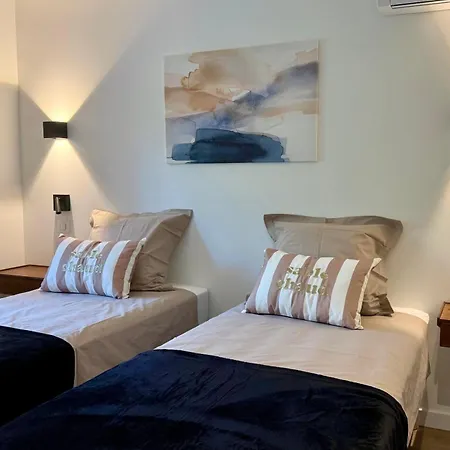 Superbe T2-t3 Rénové, Bord De Mer, Piscine, Parking Privé * Collioure