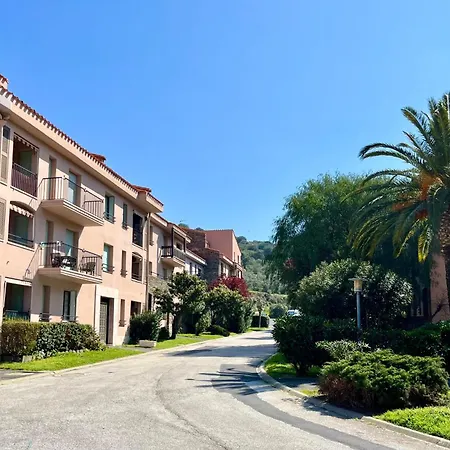 Superbe T2-t3 Renove, Bord De Mer, Piscine, Parking Prive Apartment Collioure